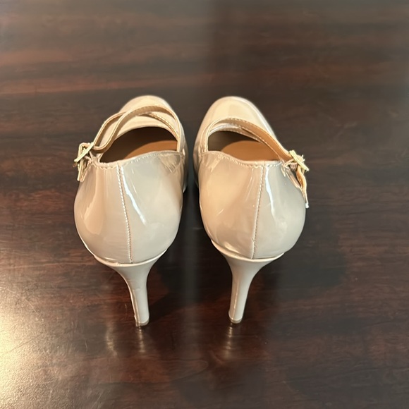 Calvin Klein Women’s Heel Cream baby pink color Size 6 Excellent condition - Picture 10 of 15
